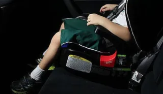 Imagem ilustrativa da imagem Menino de 5 anos morre de calor ao ficar trancado em carro