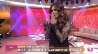 Imagem ilustrativa da imagem Em dia de despedida, Fátima é aplaudida e cai no choro