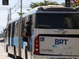 Imagem ilustrativa da imagem Mais um dia de caos no BRT: 'Portas não fecham', lamenta usuária
