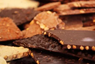Imagem ilustrativa da imagem Dia do chocolate: veja os benefícios e os preferidos de cada signo