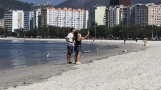 Imagem ilustrativa da imagem Apesar de aprovação do Inea, praia de Botafogo não agrada banhistas