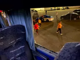 Imagem ilustrativa da imagem Pré-jogo de Flamengo e Galo tem confusão e pedra em ônibus