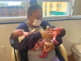 Imagem ilustrativa da imagem Mulher dá à luz trigêmeos 10 meses depois de ter gêmeos