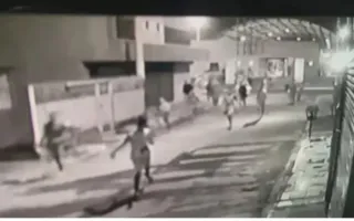 Imagem ilustrativa da imagem Homens são mortos a tiros durante jogo de futsal
