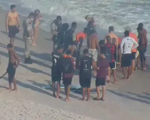 Imagem ilustrativa da imagem Criança se afoga e é resgatada por guardas em Niterói; veja vídeo