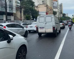 Imagem ilustrativa da imagem Chuva fina causa trânsito lento em diversos pontos de Niterói