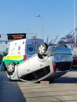 Imagem ilustrativa da imagem Carro fica de cabeça pra baixo em acidente na Ponte Rio-Niterói