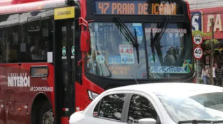 Imagem ilustrativa da imagem Sábado de surpresa para usuários de ônibus em Niterói; entenda