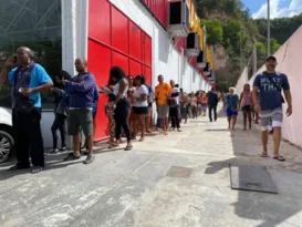 Imagem ilustrativa da imagem Tumulto e longa fila marcam inauguração de loja em Niterói