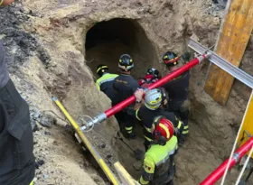 Imagem ilustrativa da imagem Homem fica preso em túnel escavado para roubar banco na Itália