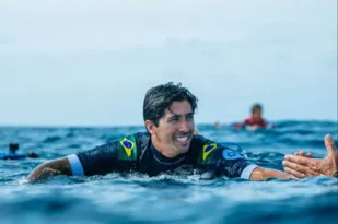 Imagem ilustrativa da imagem Surfista brasileiro é campeão pela primeira vez no Circuito Mundial