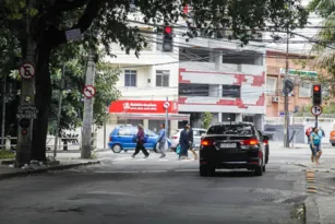 Imagem ilustrativa da imagem Furto de fios gera defeito em sinal e preocupa moradores na Tijuca