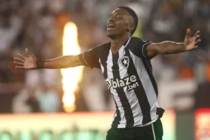 Imagem ilustrativa da imagem Botafogo paga quantia milionária para pegar Jeffinho em definitivo