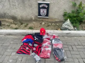Imagem ilustrativa da imagem Camisas do Flamengo são recuperadas pela polícia na Baixada