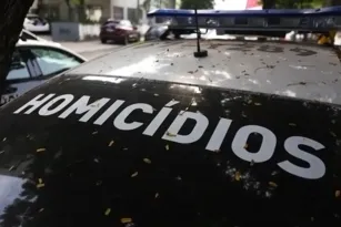 Imagem ilustrativa da imagem Policial penal é assassinado dentro de oficina na Zona Oeste do Rio