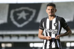 Imagem ilustrativa da imagem Principal reforço do Botafogo para a temporada deve estrear