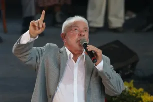 Imagem ilustrativa da imagem Lula fala em Deus e acusa Bolsonaro de roubar 7 de setembro