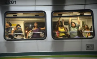 Imagem ilustrativa da imagem Alerta para onda de assédios contra mulheres no transporte público
