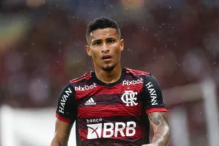 Imagem ilustrativa da imagem Proposta do Flamengo não agrada e renovação com João Gomes emperra