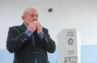 Imagem ilustrativa da imagem 'É apenas uma prorrogação', afirma Lula após resultado das eleições