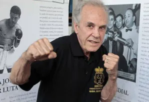 Imagem ilustrativa da imagem Corpo do ex-pugilista Éder Jofre é velado em São Paulo