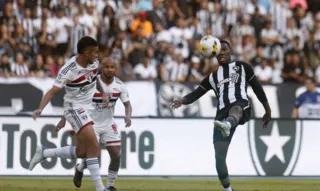 Imagem ilustrativa da imagem Fora de casa, Botafogo enfrenta o São Paulo na busca pelo G8