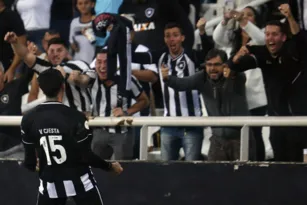 Imagem ilustrativa da imagem Ótimo visitante, Botafogo precisa melhorar em casa por Libertadores