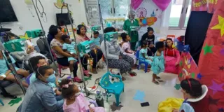 Imagem ilustrativa da imagem Crianças internadas no Hospital Alberto Torres ganham festa