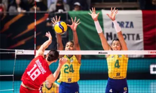 Imagem ilustrativa da imagem Brasil adia sonho do Mundial feminino após perder para Sérvia