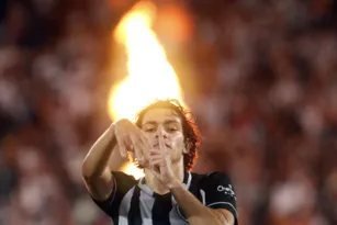 Imagem ilustrativa da imagem Joia do Botafogo negocia renovação por cinco temporadas