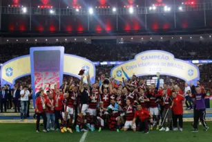 Imagem ilustrativa da imagem Flamengo aumenta vantagem como maior campeão do século no Brasil