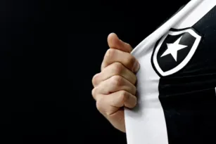 Imagem ilustrativa da imagem Botafogo fecha com novo fornecedor de material esportivo para 2023
