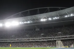 Imagem ilustrativa da imagem Botafogo recebe Bragantino em confronto direto por pré-Libertadores