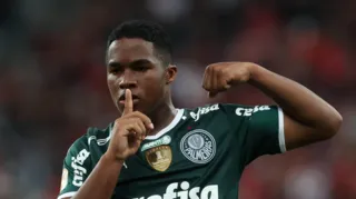 Imagem ilustrativa da imagem "Novo fenômeno" do Palmeiras marca primeiro gol aos 16 anos