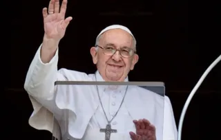 Imagem ilustrativa da imagem Papa Francisco diz que padres e freiras assistem pornografia