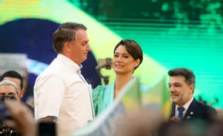 Imagem ilustrativa da imagem Deu PT no casamento? Bolsonaro e Michelle deixam de se seguir