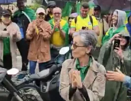 Imagem ilustrativa da imagem Cássia Kis é ovacionada em manifestação bolsonarista no Rio; vídeo