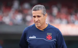 Imagem ilustrativa da imagem 'O Vasco não cai mais', crava técnico Jorginho após volta à elite