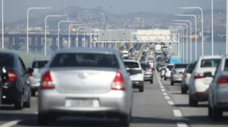 Imagem ilustrativa da imagem Feriadão pode movimentar 800 mil veículos na Ponte