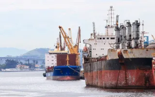 Imagem ilustrativa da imagem Tribunal do Rio já tinha determinado retirada de navio da Baía