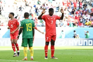 Imagem ilustrativa da imagem Suíça bate Camarões na abertura do grupo do Brasil na Copa do Catar