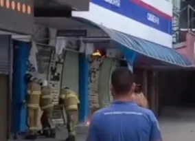 Imagem ilustrativa da imagem Incêndio de grande porte atinge loja na Zona Oeste do Rio