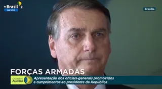 Imagem ilustrativa da imagem Bolsonaro chora em cerimônia das Forças Armadas; veja vídeo