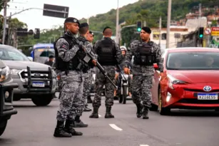 Imagem ilustrativa da imagem Clima de tensão e medo em região onde PM foi morto no Rio