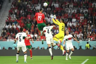 Imagem ilustrativa da imagem Marrocos faz história, derrota Portugal e avança na Copa
