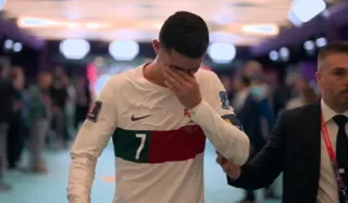 Imagem ilustrativa da imagem 'Meu maior sonho', lamenta Cristiano Ronaldo após saída da Copa