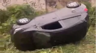 Imagem ilustrativa da imagem Um veículo capota e outros cinco colidem em São Gonçalo; veja vídeo