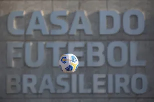Imagem ilustrativa da imagem Mercado da bola: veja quem chega e quem sai nos clubes do Rio