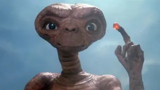 Imagem ilustrativa da imagem Boneco original do filme ‘E.T’ é vendido por R$ 13,6 milhões