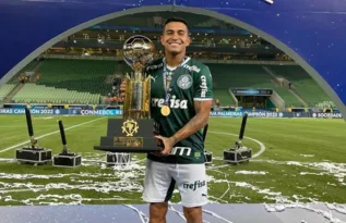 Imagem ilustrativa da imagem Palmeiras acerta renovação de contrato com Dudu